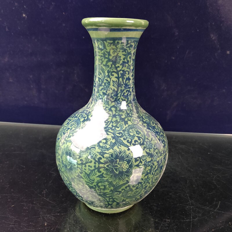 Chinese Blue and White Flower Porcelain Pot Vase Ornement