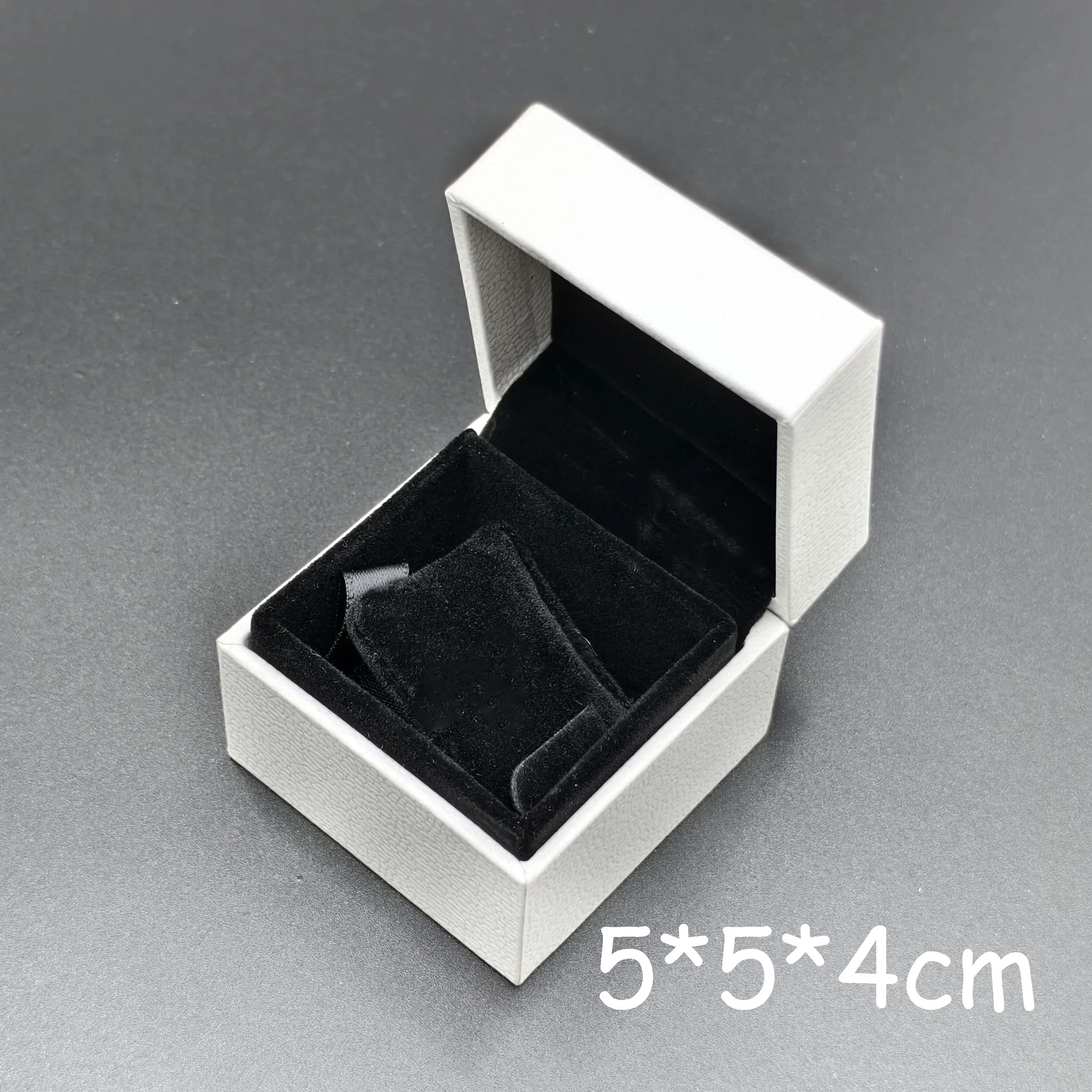 Accessoire chat Nouvelle boîte à bijoux rose, extractible, extérieur blanc, intérieur rose, bague, collier, bracelet, boucles d'oreilles, boîte d'emballage: WHITE