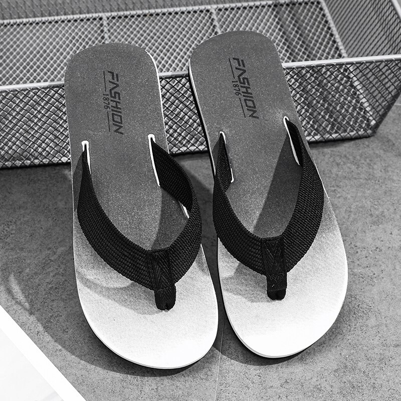 Tongs respirantes antidérapantes pour hommes, nouvelles pantoufles d'été à la , simples et polyvalentes, vêtements de rue, sandales respirantes,: Black / 44