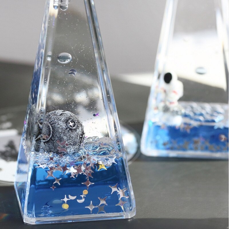 Spaceman Astronaut Floating Liquid Oil Acrylic Hourglass Liquid Visual Movement 3 min Hourglass Timer Home Decoration