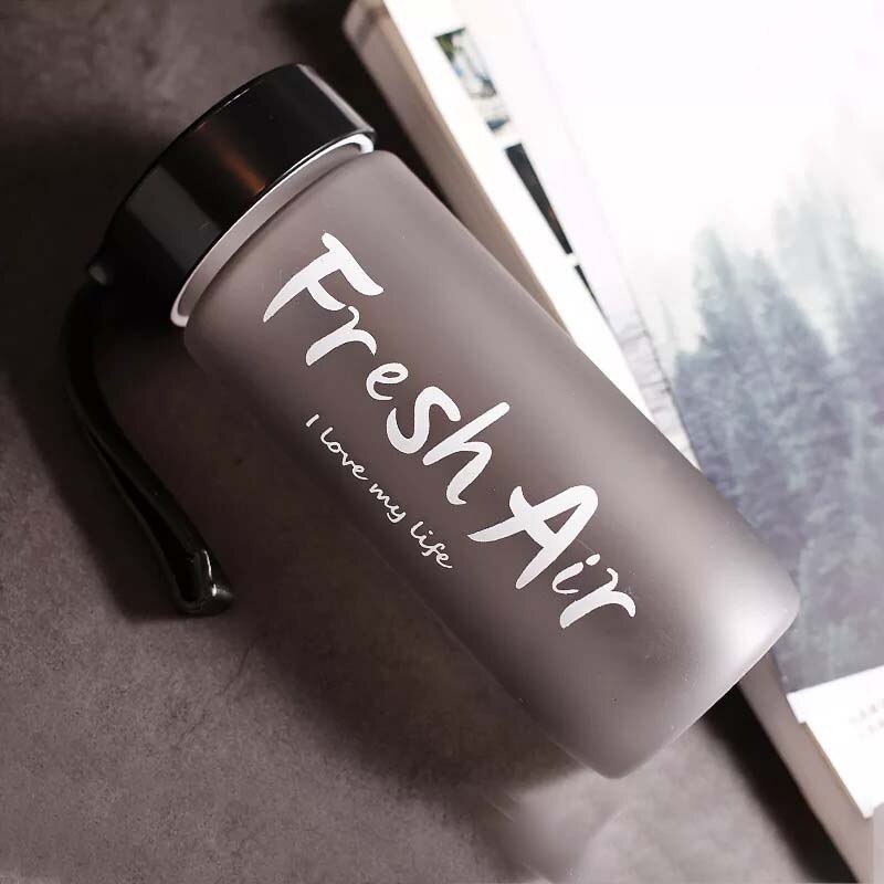 Plast vannflaske treningsstudio sport flaske shaker flaske miljøvennlig bærbar Fitness flaske med tau lekkasjesikker min flaske: Gjennomsiktig svart