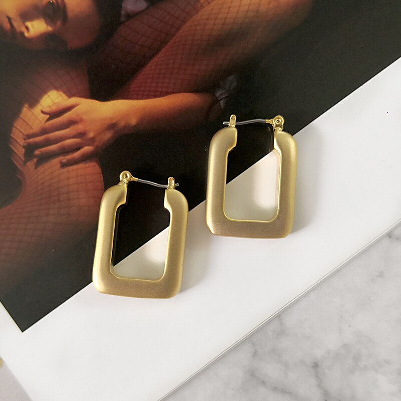 Peri&#39;sBox Matte Gold Rechthoekige Hoepel Oorbellen voor Lady Chunky Hollow Geometrische Oorbellen Sieraden Moderne Dikke Hoops