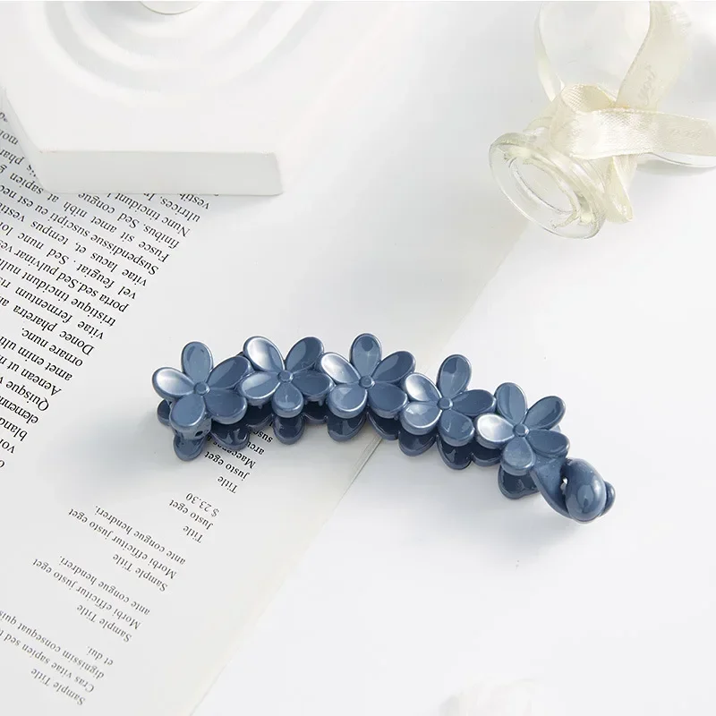 Pinzas para el cabello de cola de caballo de plátano esmerilado Simple coreano, soporte para cola de caballo de flores pequeñas, Clip de plátano para cabeza trasera, Clip retorcido de flor de ciruelo: Azul