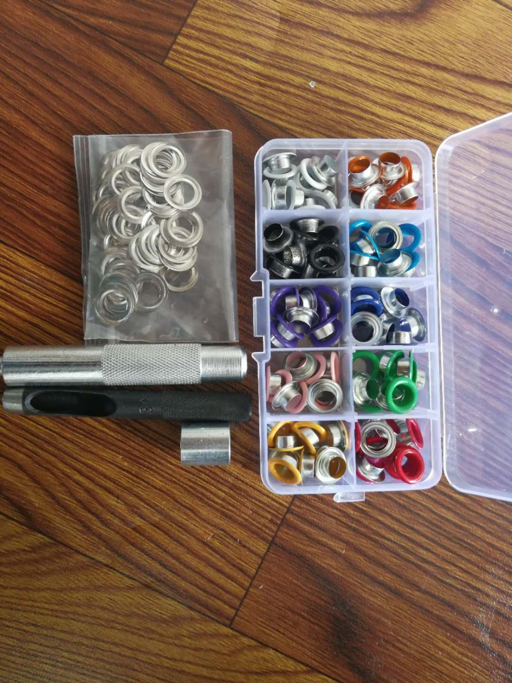 100pcs/box 5 6 8 10mm Eyelet Mixed 10 Color Spray Metal eyelets for Scrapbooking DIY embelishment garment clothes+Eyelets Tool