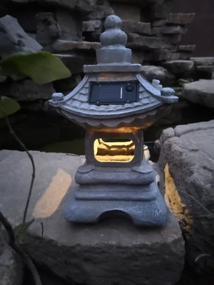 Japanese style Outdoor floor courtyard resin Solar lamp palace lanterns landscape lights home gardening decoration Zen