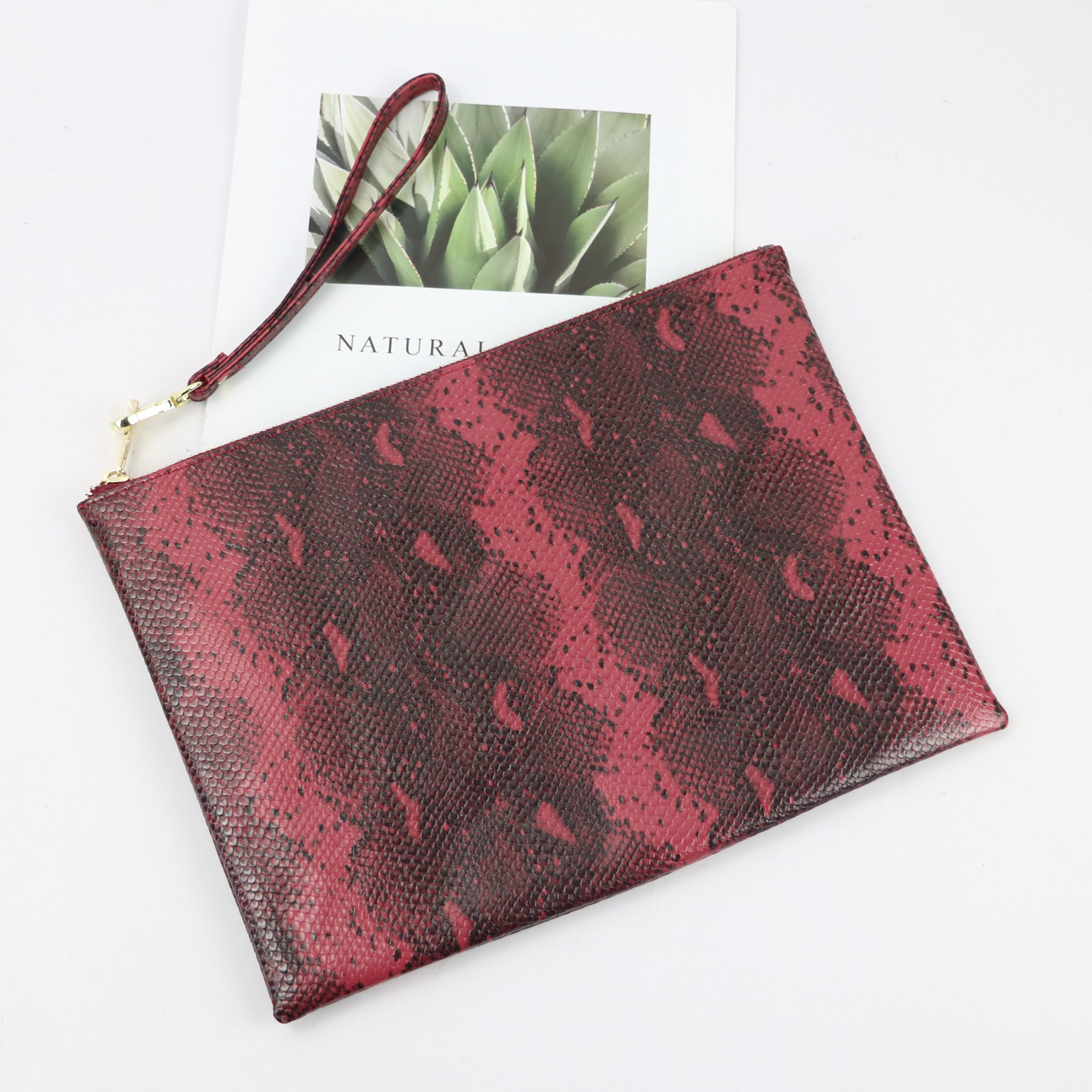 Mode Monogram Letters Snake Patroon Clutch Bag PU Python Vrouwen Clutch Pouch Mode Student Laptop Tas: red / 36.5X25 CM