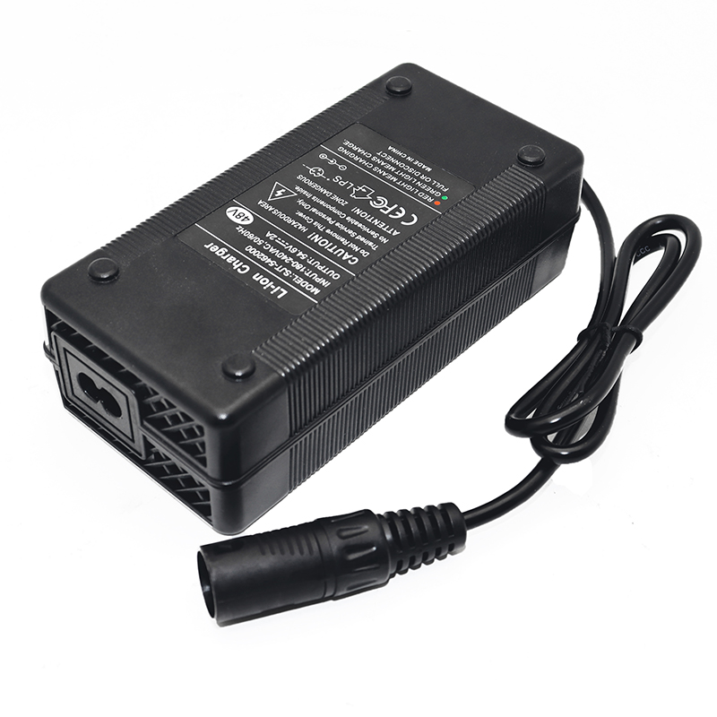 Cargador de batería de litio de 48V/54,6 V 2A 13S Scooter ebike cargador de batería de iones de litio con conector XLR de 3 pines UE/EE. UU./AU/Reino Unido