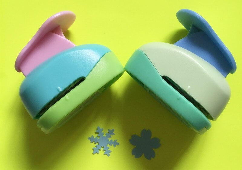 Freesship 25MM (1pc Snowflake and 1pc Cherry Blossom)Craft Punch Set Punch Craft Scrapbooking Paper Puncher Hole Shaped Punches