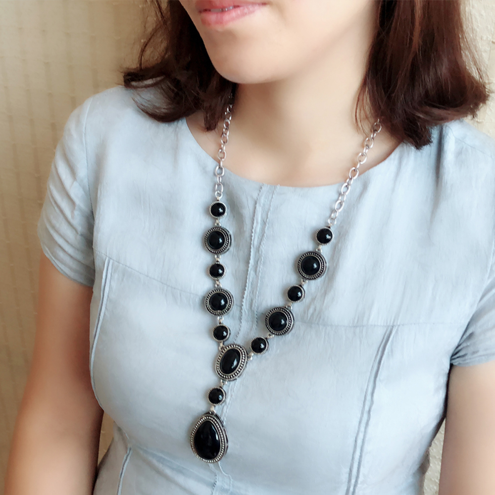 Turquoise ketting waterdruppelvormige blauwe stenen hanger vrouwen Vintage Tibetaans zilveren instelling zwarte stenen sieraden cadeau