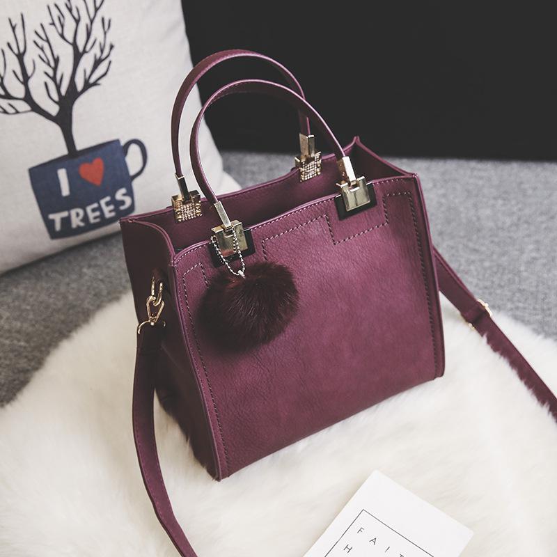 de tendencia, bolso de coreano para mujeres, Bola de Pelo que combina con todo, pequeño bolso de hombro, bolso de mensajero para mujeres: Purple red