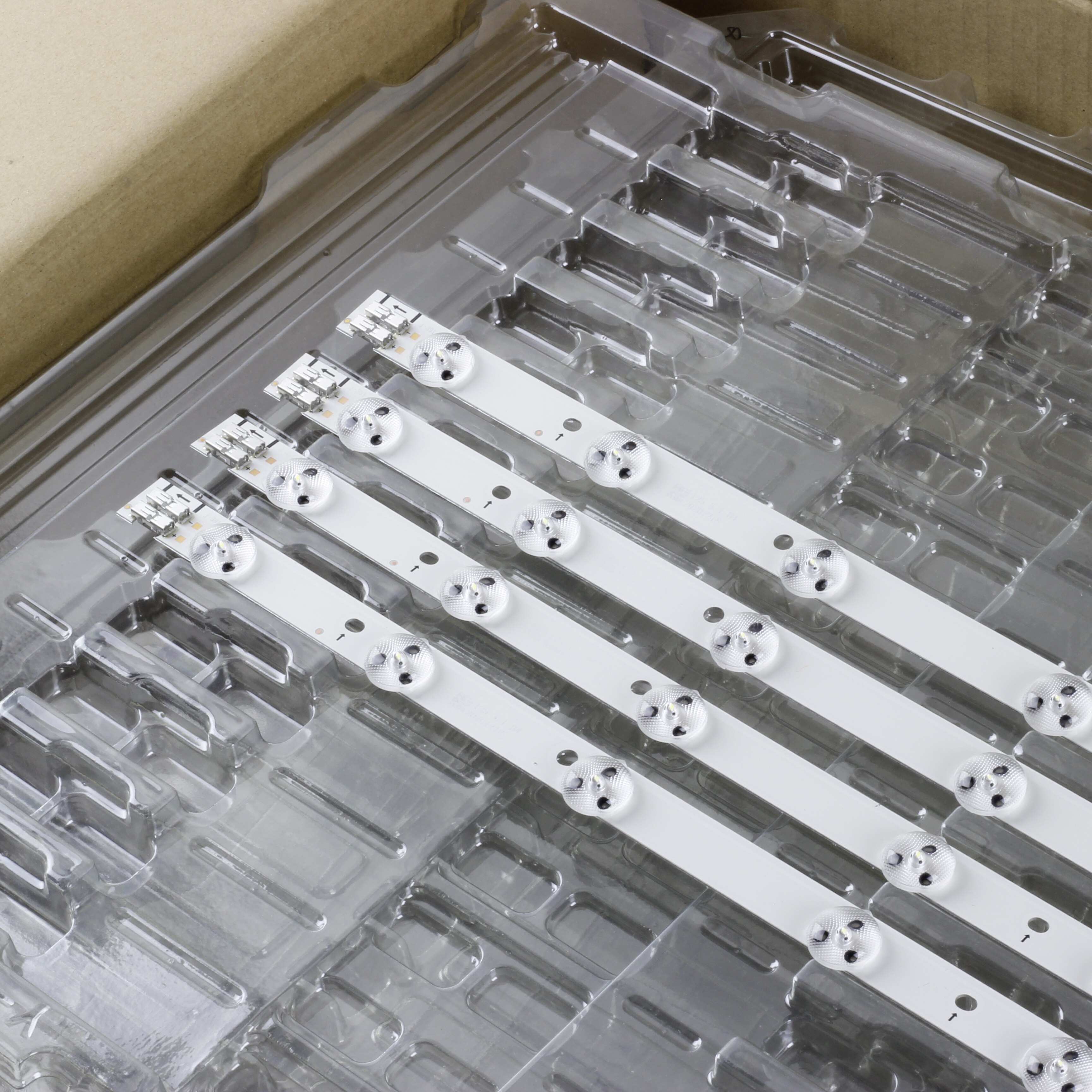 LED backlight strip for LTJ320HN07-H 2011SVS32 2012SVS32 UE32J5100 UA32EH5080 UN32EH5000 V320HJ2-PE2 D1GE-320SC1-R2 DE320BGA-B1