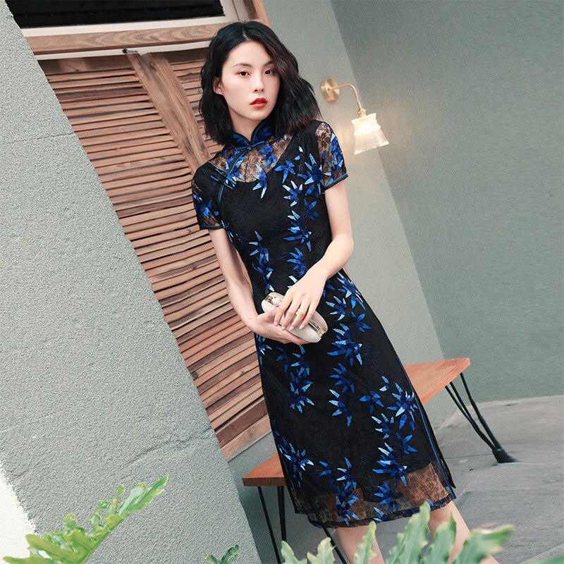 Zomermeisje blauw geborduurd modern cheongsam kant sexy midi-jurk mooie lange qipao chinese kleding avondfeestjurk