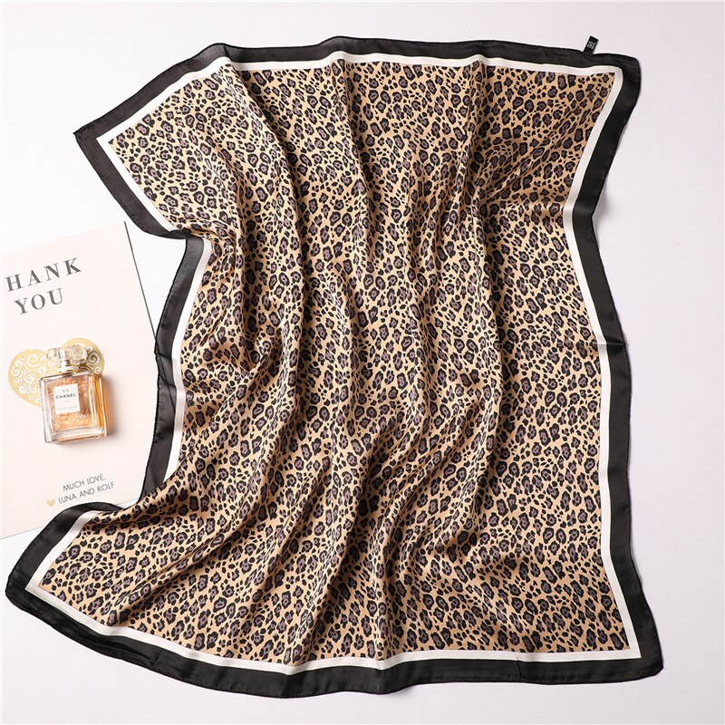 Leopard print tørklæde silke satin hår tørklæde for kvinder små bandana hoved taske tørklæder 70cm firkantet hals tørklæder til damer
