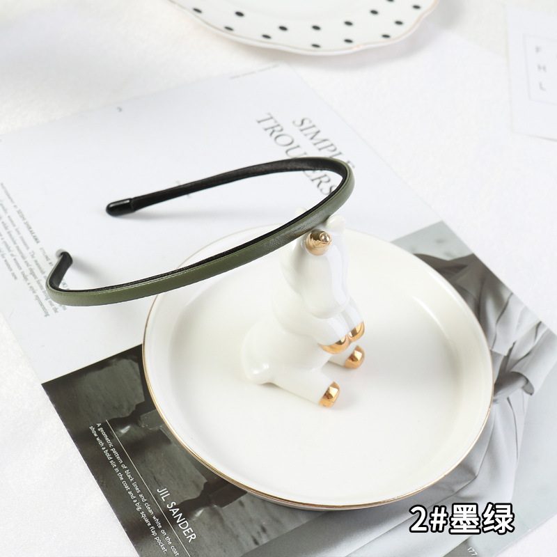 Neue Frauen Jahrgang Pu Leder schlicht Dünne Haarbänder Einfache Handgemachte Solide Headwraps Waschen Stirnbänder Elegante Haar Band: Schwarz