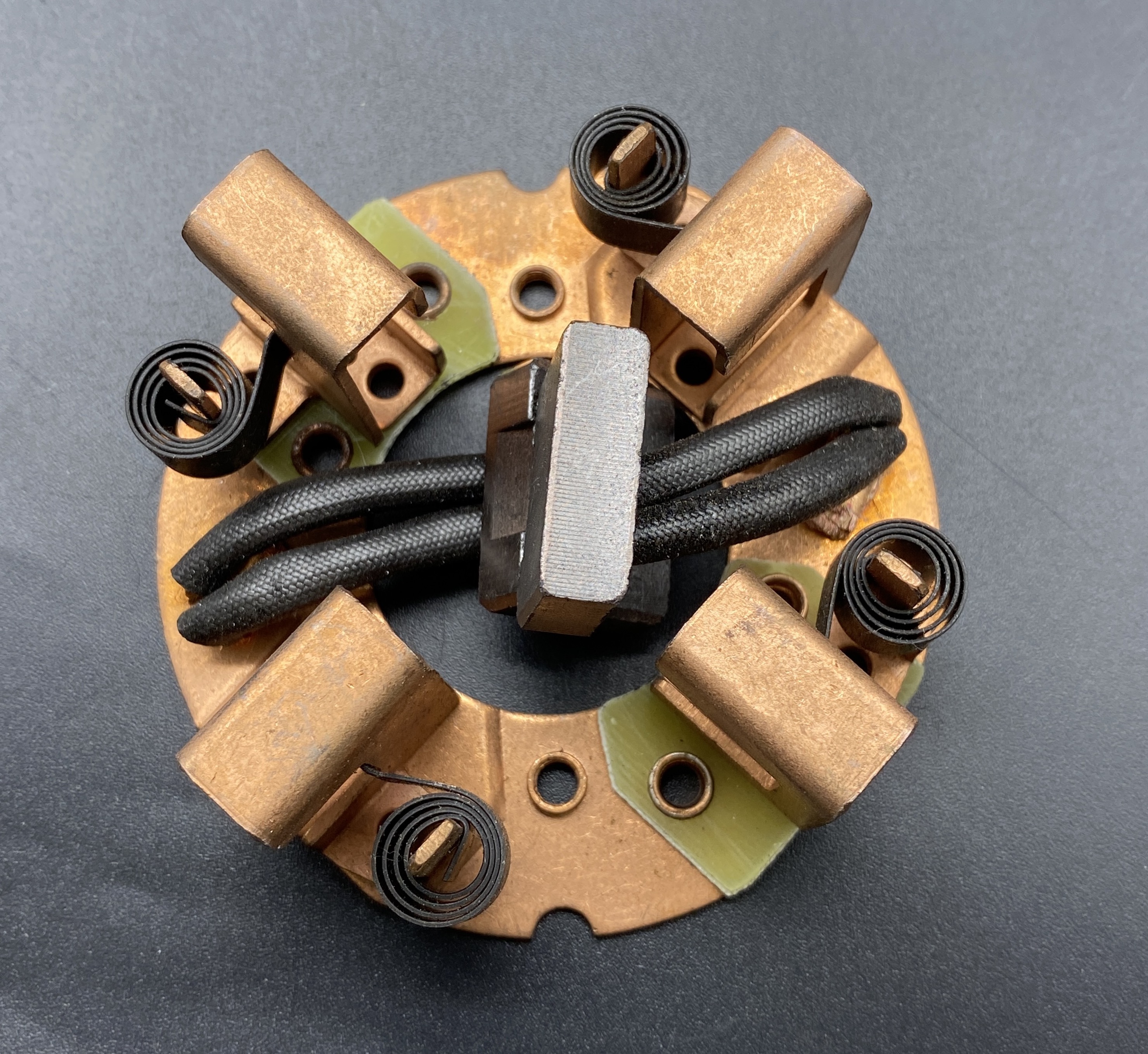 carbon brush holder assembly for iskra heavy truck starter motor