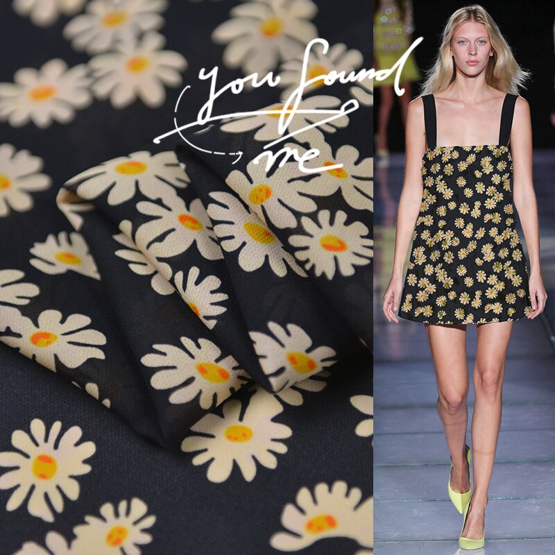 Good dracing pure crepe georgette de seda estampado de flores de tela sobre base negra, SCG642