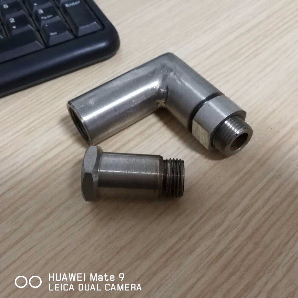 Exhaust O2 oxygen sensor angled extender spacer 90 degree 02 bung extension M18 X 1.5