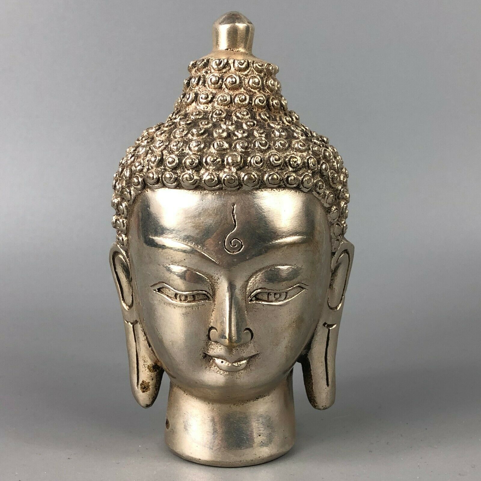 Chinese Antieke Zeldzame Collectible Oude Tibet Zilver Handwerk Boeddha Hoofd Standbeeld