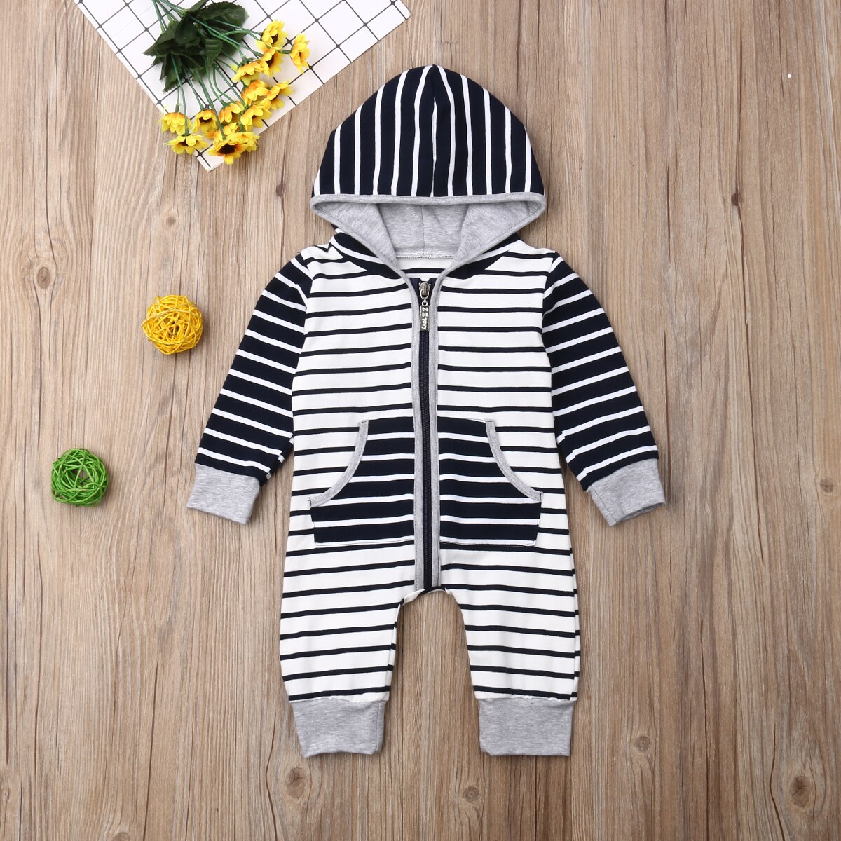 2019 Molla Del bambino di Autunno Vestiti Del bambino Del bambino Del Capretto Del bambino Ragazzi A Righe con Cappuccio Pagliaccetto Tuta con Cappuccio Vestiti Tasca patchwork Abiti