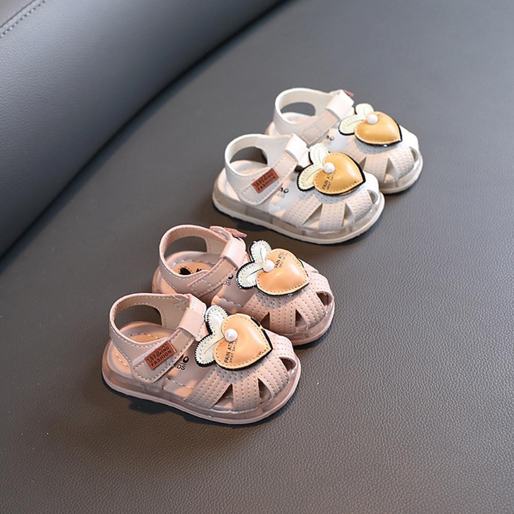 1Pair Practical Summer Beach Little Girl Sandals Summer Kids Shoes Cartoon Impact Absorption