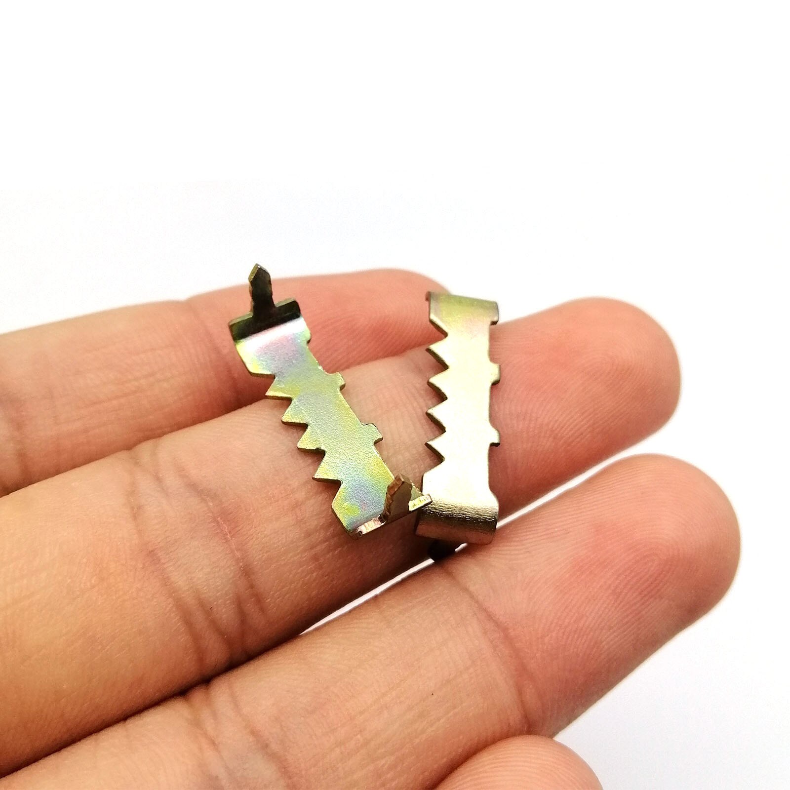 50 Stuks Saw Tand Zaagtand Meubels Corner Edge Vaste Picture Frame Hanger Opknoping Foto Schilderij Spiegel Haak Geen Nail Schroef 1 Inch