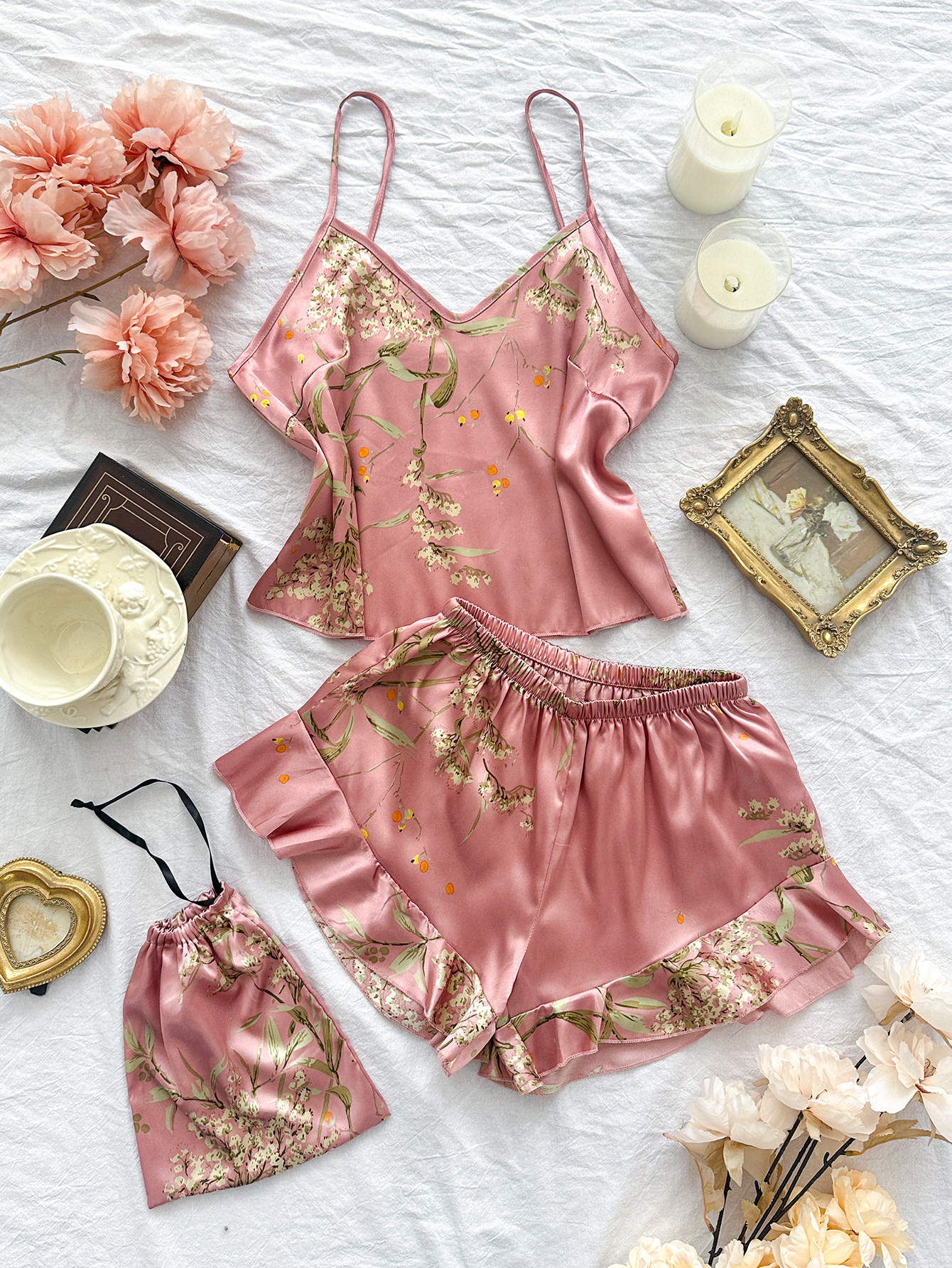 Conjunto de pijama feminino elegante com estampa floral e bainha com babados e shorts: L / Rosa