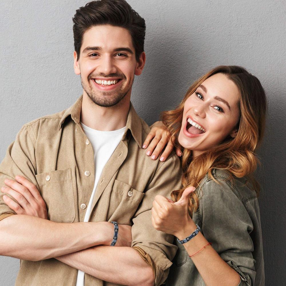 Titanio bracciale in acciaio magnetico, nero per gli uomini con il blu in fibra di carbonio, per l'artrite e da polso sollievo dal dolore, strumenti e contenitore di regalo