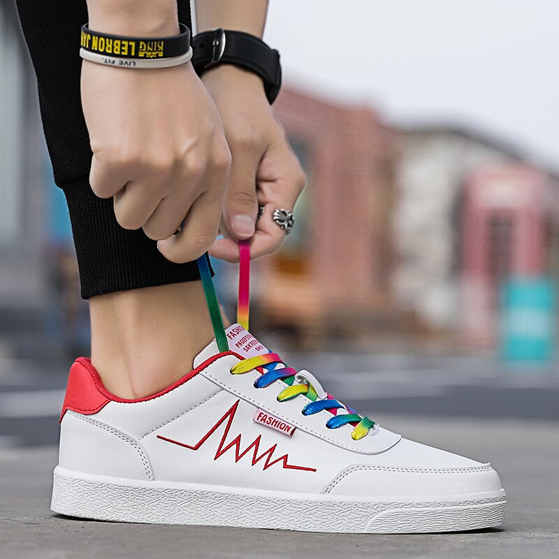 printemps tendance chaussures pour hommes chaussures décontractées blanc personnalité esprit Social jeune homme blanc tendance chaussures