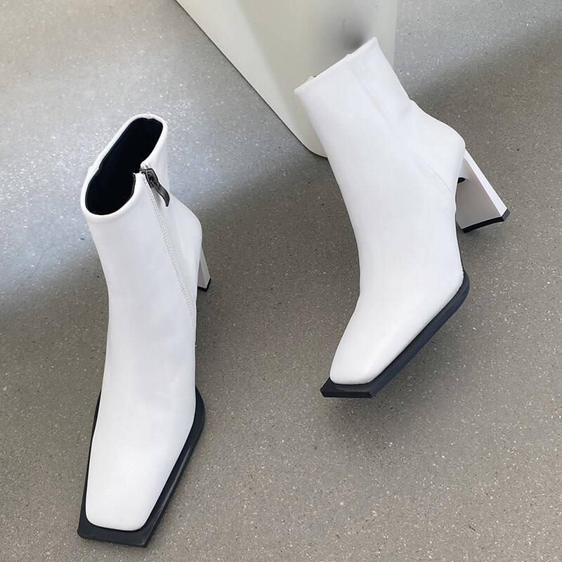 Ins lyx kvinnor fyrkantig tå tjocka höga klackar ankelboots stripper vit svarta klackar korta chelsea boots vinter festskor: Vit / 6.5