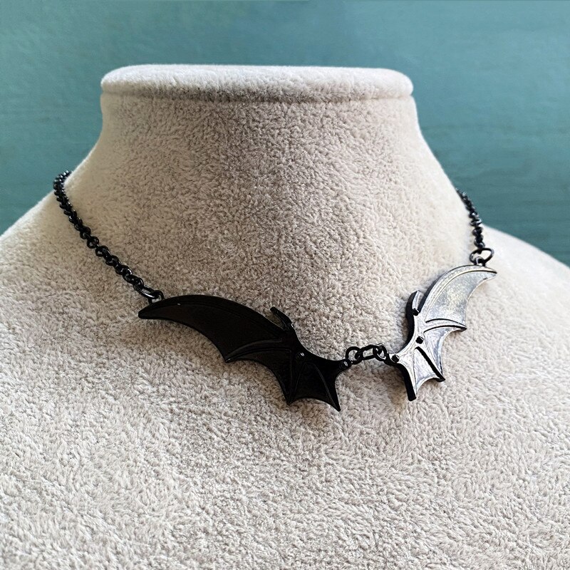Goth vampire vintage bat wing pendant choker necklace christmas witchy for women best friends new jewelry