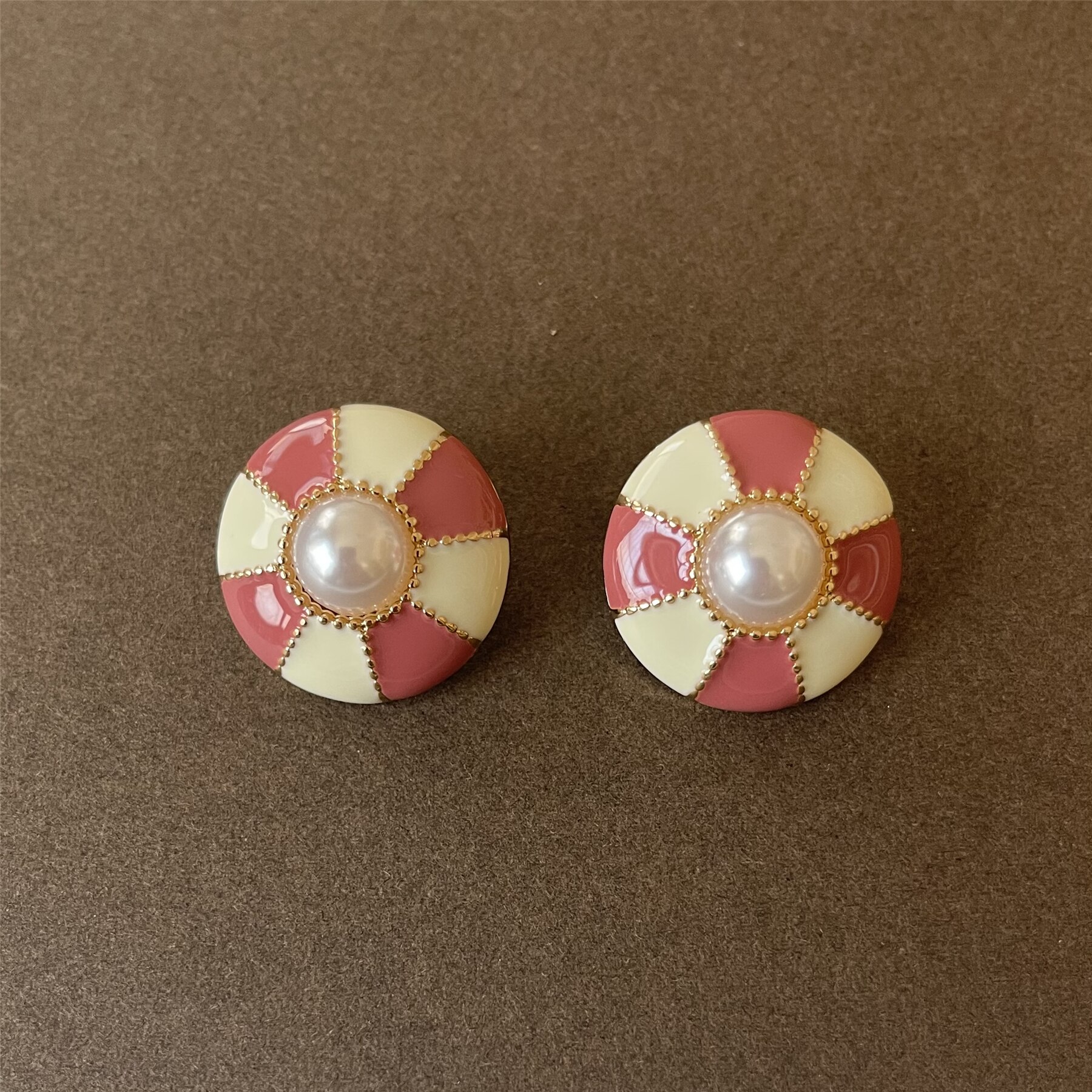 HUANZHI-pendientes esmaltados geométricos Vintage para mujer, aretes de flor de perla francesa, tachuelas de esmalte colorido, joyería para mujer, de: 3