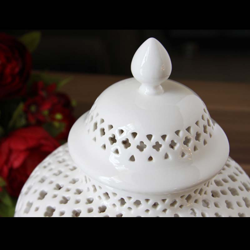 White Ceramic Ginger Jar Hollow Storage Jars with Lid Retro Universal Tank Ceramic Vase Handicraft Storage Ornaments Home Decor