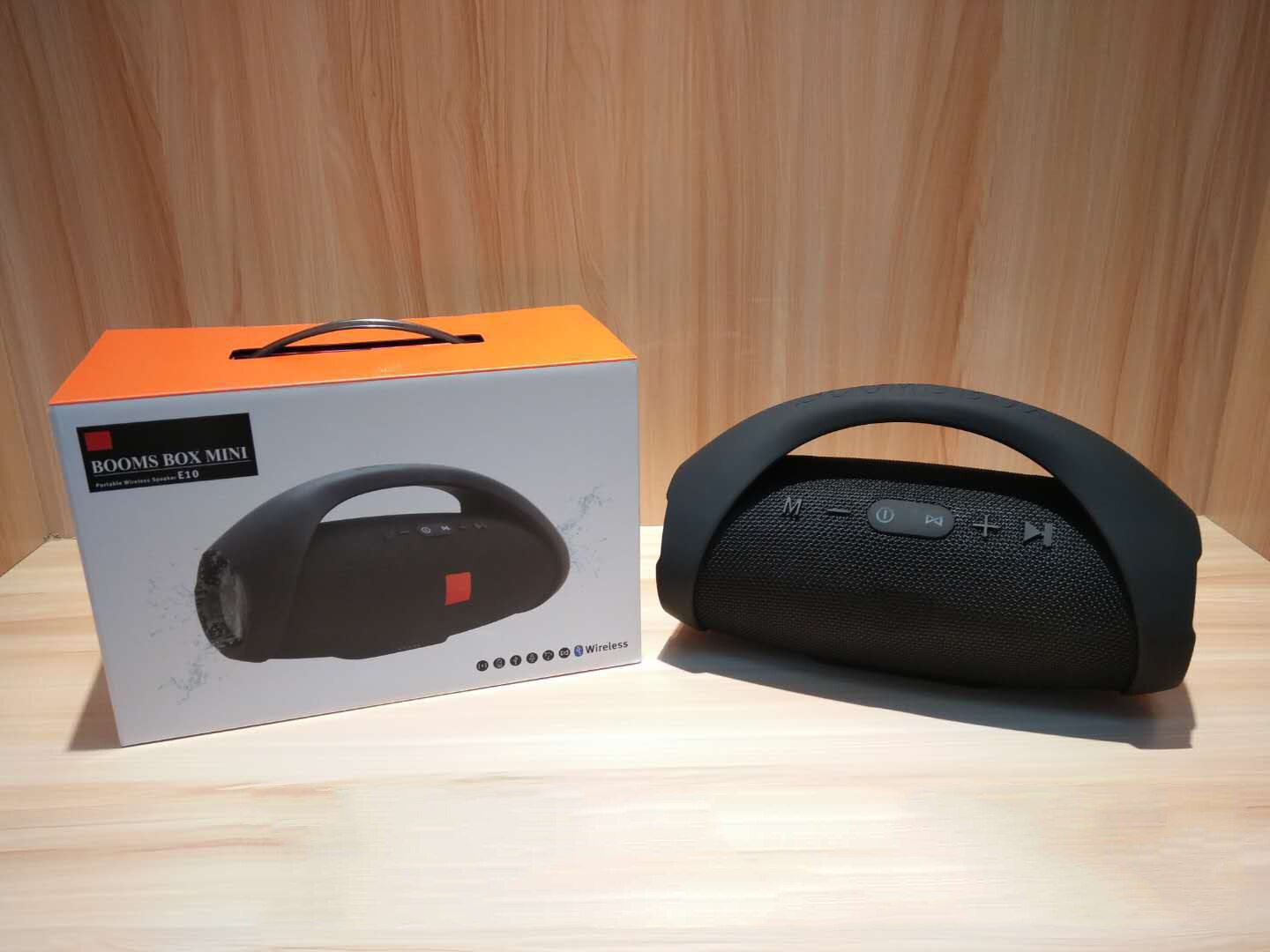 Kannettava langaton kaiutin ulkokäyttöön hifi basso äänilaatikko bluetooth kaiuttimet stereo subwoofer fm radiolla tf  mp3: E10- mustaa