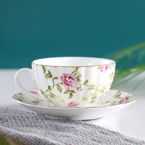 Porcelain Luxury Coffee Cup with Handle European Flowers Gold Bone China Tea Cups Set Tea Cup Set Kawaii Cup Cute Mugs Tazas 50: 1 cup