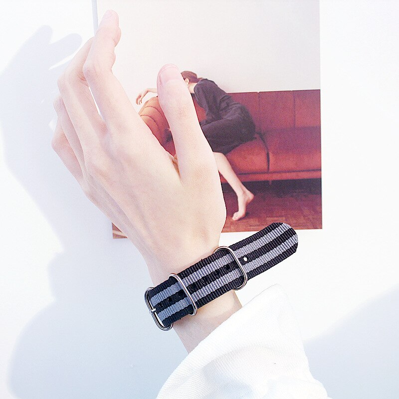 unisex-Armbinde Ich bin trendigen regenbogen-suchen für paare – schlicht, elegant, mehrfarbig, geflochten, Ideal für geburtstage.: Schwarz weiß