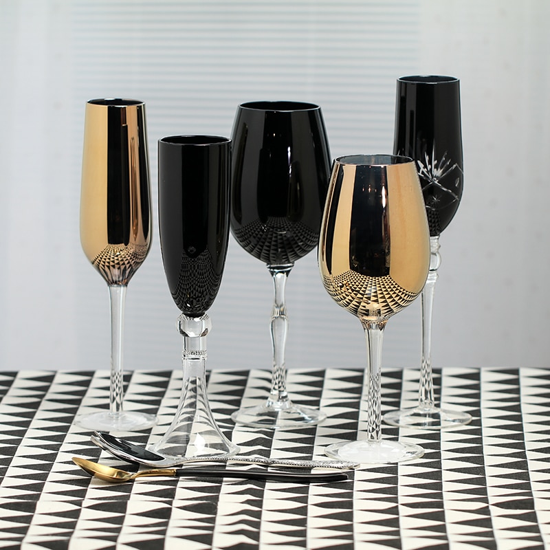 300-400ml färgad bägare, lyxigt guldglas, rödvinsglas, dekorativ vinkopp, svart blindglas.
