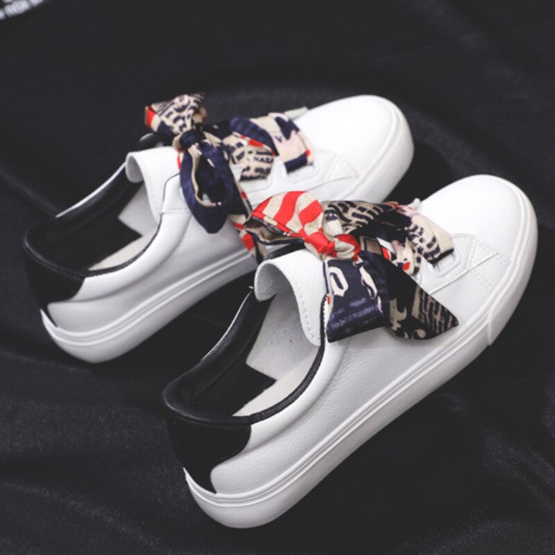 Kvinder hvide fritidssko ribbånd blonder læder vandtætte sneakers med sløjfe silkebånd efterår tørklæde snøring lav top 35-40