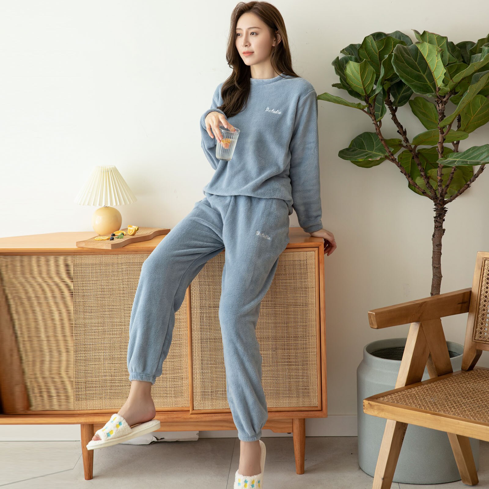 Winter Warm Sleepwear Women Solid Colors Coral Velvet Long Sleeve Round neck Pullover Tops Tracksuit Loose Pants Pajamas Set