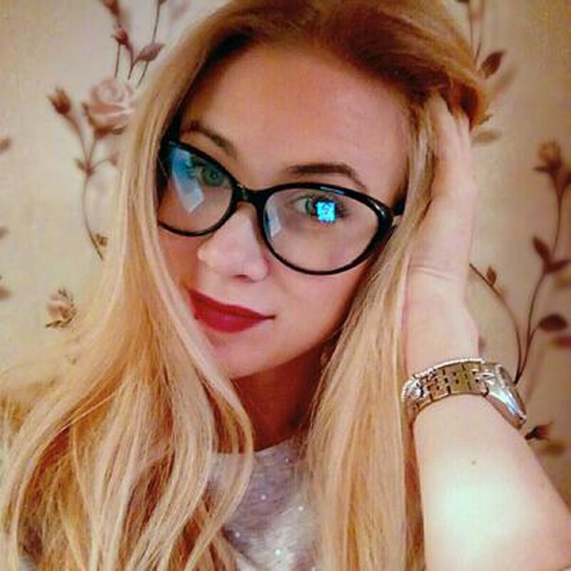 Kvinnor kattögon snygga glasögon glasögon närsynthet glasögon litet ansikte lila gradientbåge klara linser vinröd