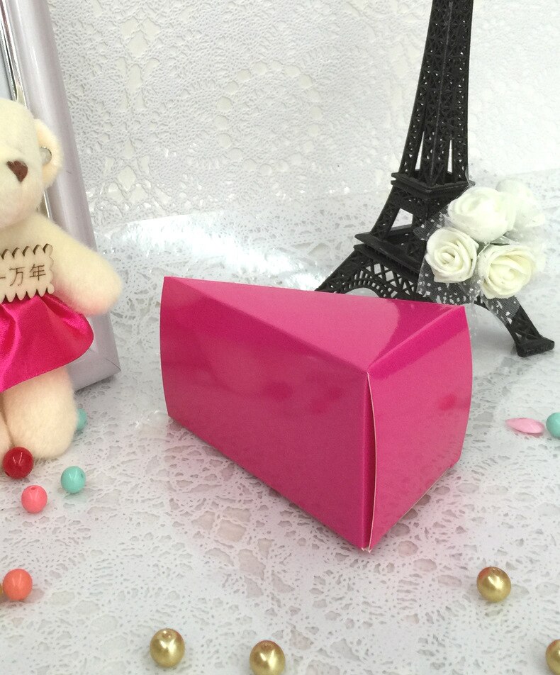100 stk/lot kakestil trekantet bryllupsgodteriboks bursdagsfest babyshower trekantede sjokoladeesker festfavoritter