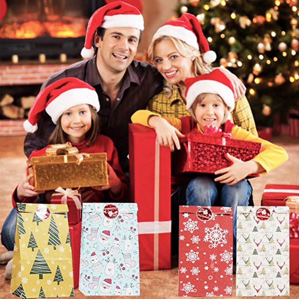 NN/B Kerstman kousen, 10 stuks, grote rode kerstkous, open haard