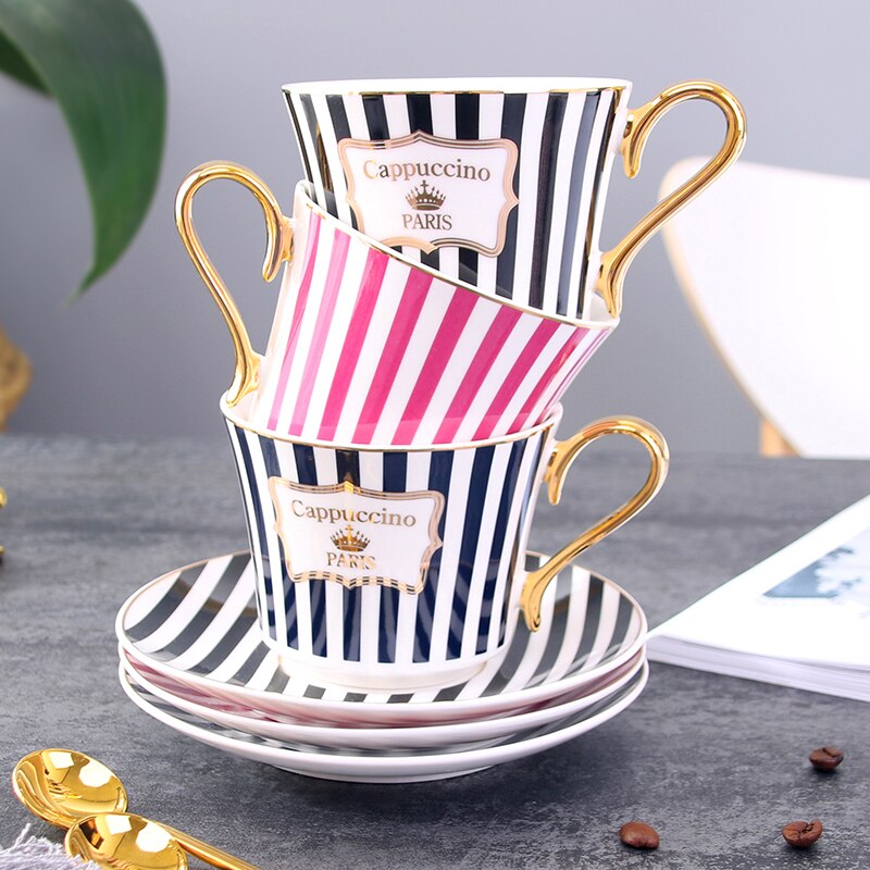 Beknopte Streep Bone China Koffie Kop Schotel Met Gouden Lepel Elegante Keramische Parijs Thee Cup 225Ml Porselein Theekopje Cafe drinkware