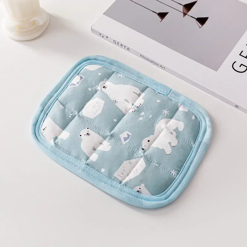 Pienlemmikin kylmämatto kesäjää silkki viileän tuntuinen lemmikkimatto hamsteri kennel marsu chinchilla kani pienlemmikin kylmämatto: L / Vaaleanvihreä