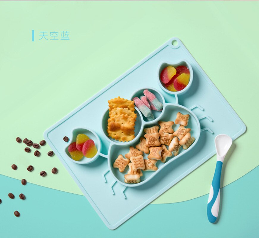 Children's Silicone Dinner Plate Integrated Cartoon Pattern SuppliesChild eating complementary food plate