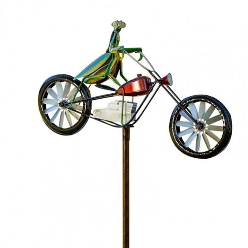 1 Set Wind Spinner Cats Riding Bike with Motorcycle Metal Delicate Wind Spinner for Garden: Mantis