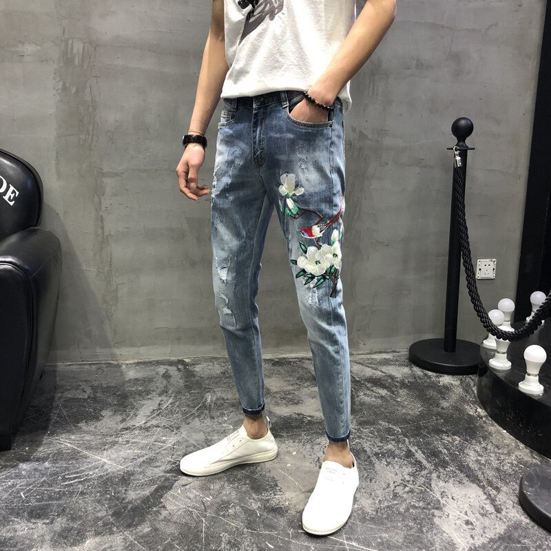 Pantalones vaqueros informales rasgados con flores bordadas para hombre, calzas ajustadas para los pies, mallas tobilleras, de primavera y otoño: 32