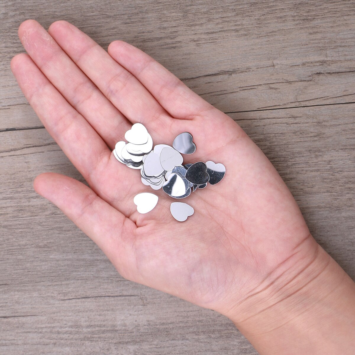 30g Table Confetti Heart Shaped Party Confetti for Birthday Wedding Christmas Decoration (Red)