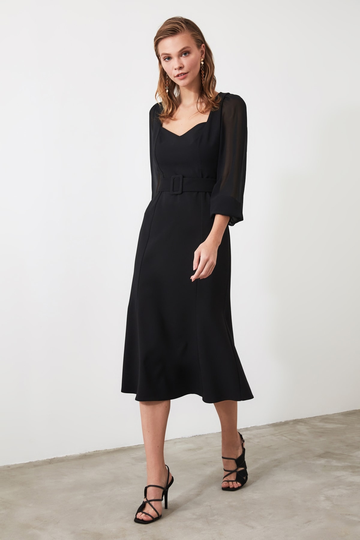 Trendyol Arched Dress TWOAW21EL0352: Black / 36