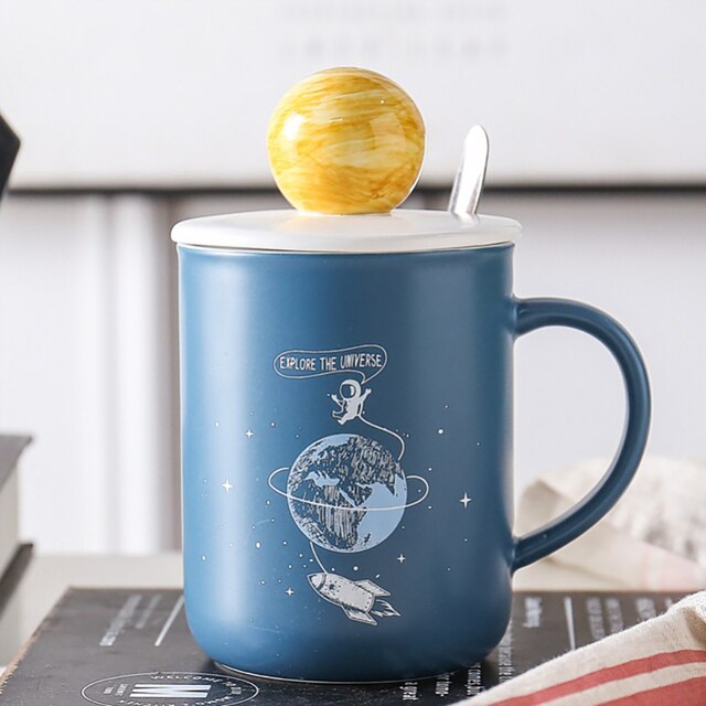Kids Universe Coffee Mugs 3D Planets Cups With Lid Ceramic Milk Oat Drinks Breakfast Pot Funny 450ml: 1