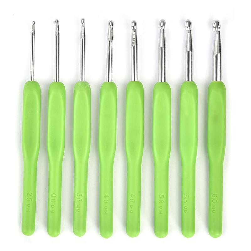 8 Uds. Tamaño mixto 2,5mm-6mm gancho de ganchillo tejido de punto hilo artesanía aguja de tejer mango de plástico ganchos de tejer agujas herramientas de Navidad